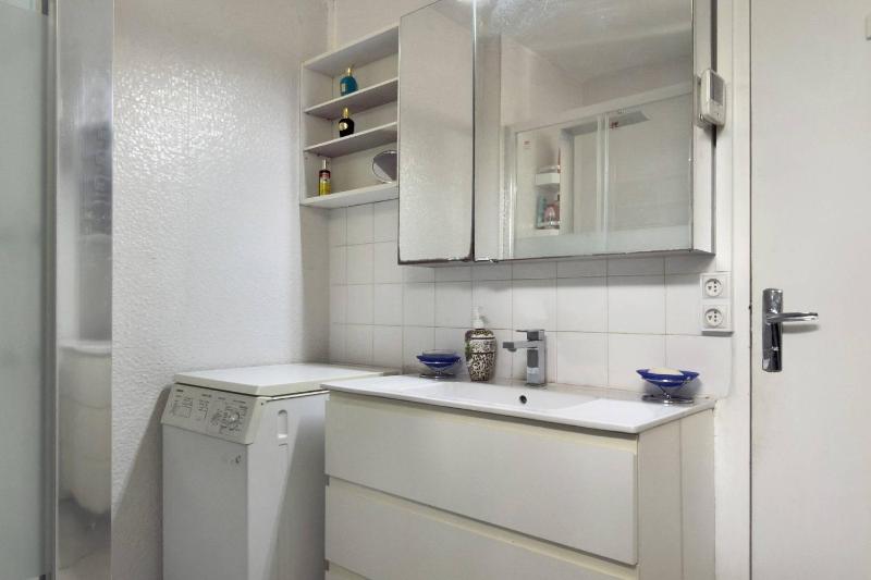 Sunnybeach LaCiotat pool AC Parking - image 12