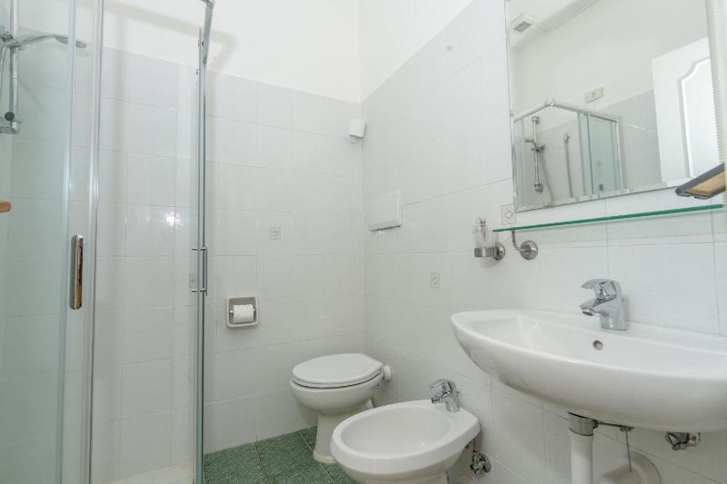 Triple Room image 2