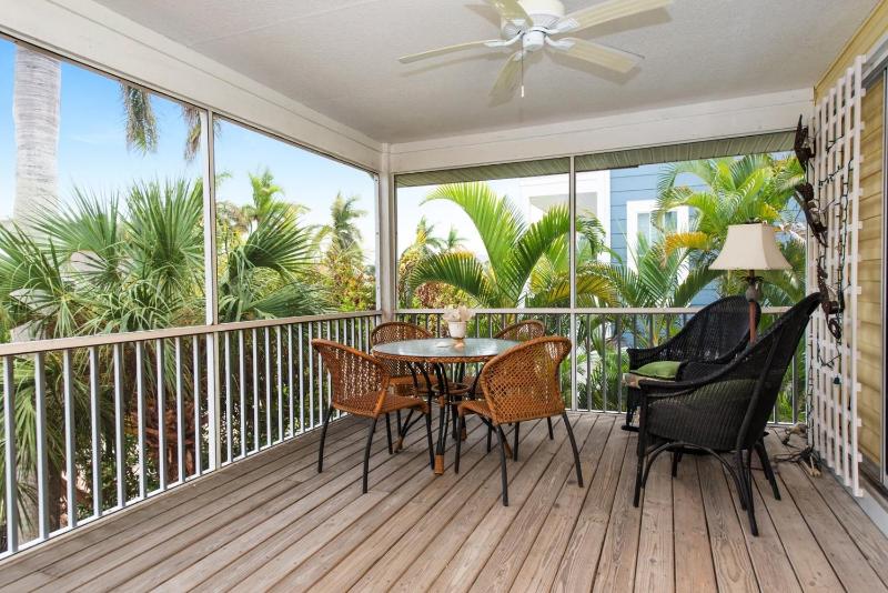 2212 Ave A Bradenton Beach Anna Maria Island home - image 1