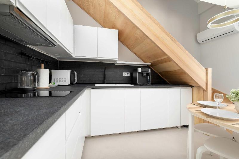 Klimatyzowany Apartament blisko Centrum z 2 Sypialniami by Noclegi Renters - image 14