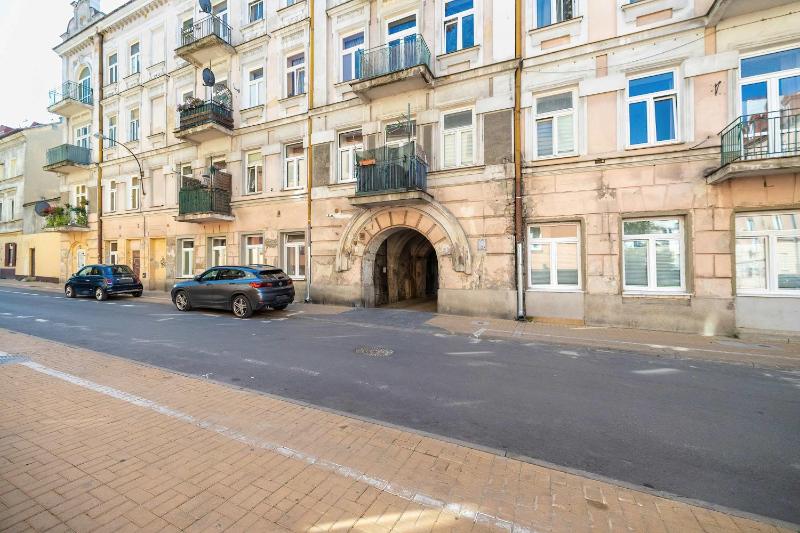 Klimatyzowany Apartament blisko Centrum z 2 Sypialniami by Noclegi Renters - image 13