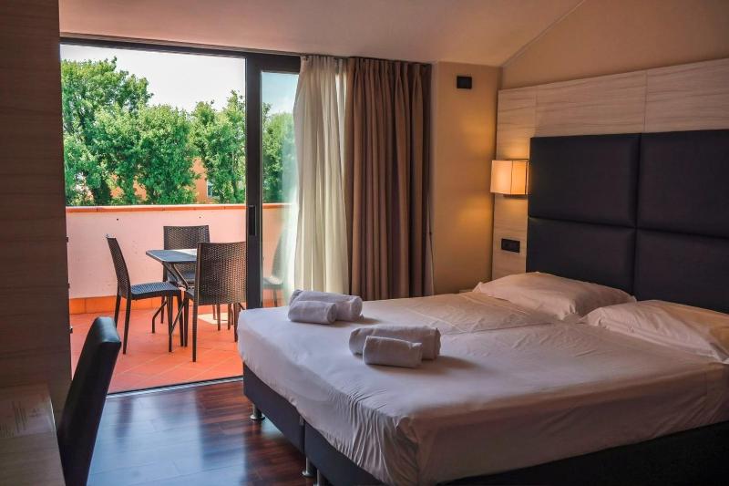 Yachting Hotel Mistral - image 49