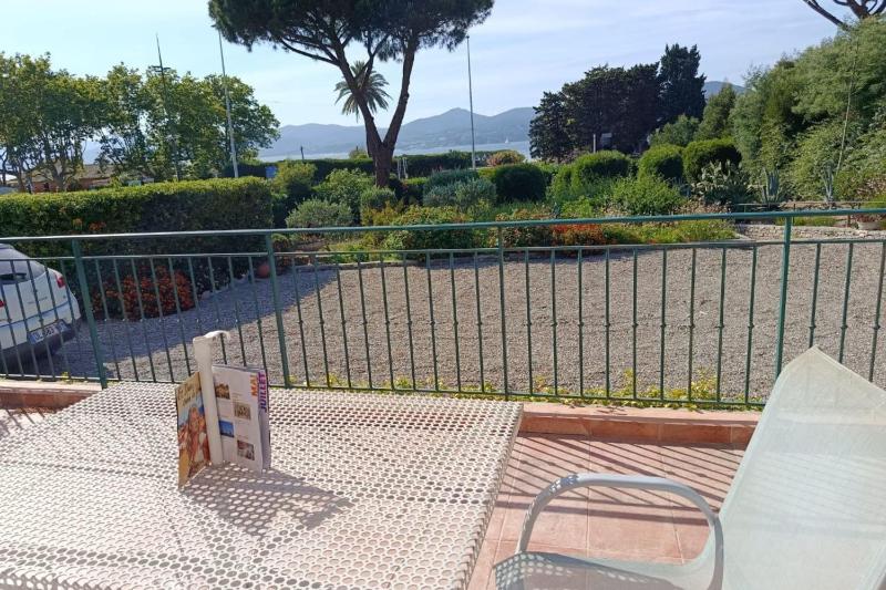 Villa with pool & view of the Gulf of Saint-Tropez - image 2