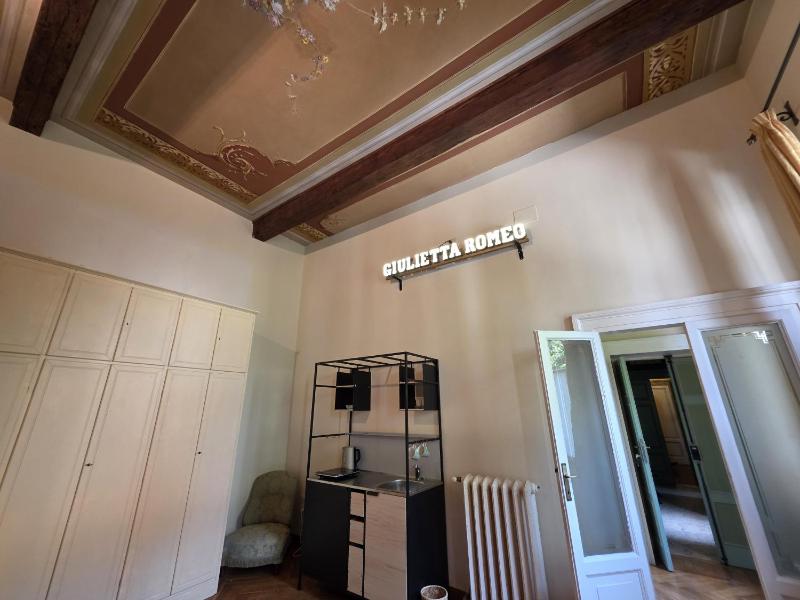 Casa Mia - Charming Studio Apartment - image 14
