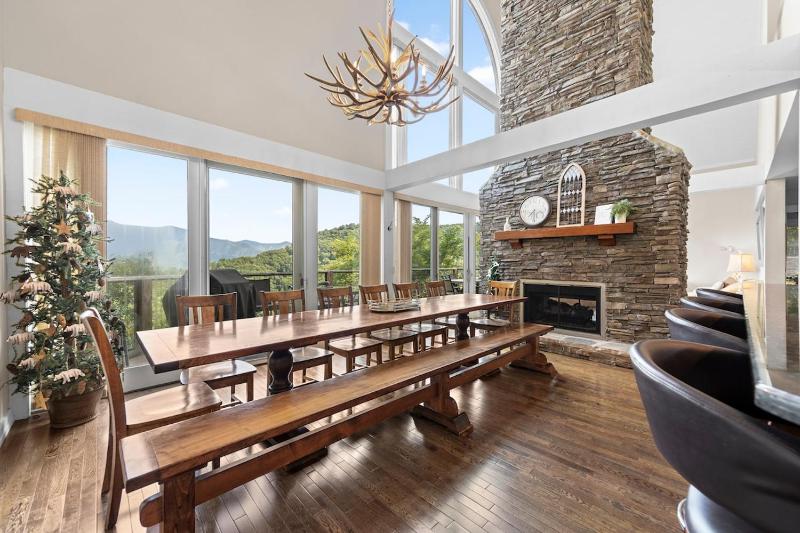 Luxury Chalet 5BR Sleeps 18 Mind-Blowing Views - image 39