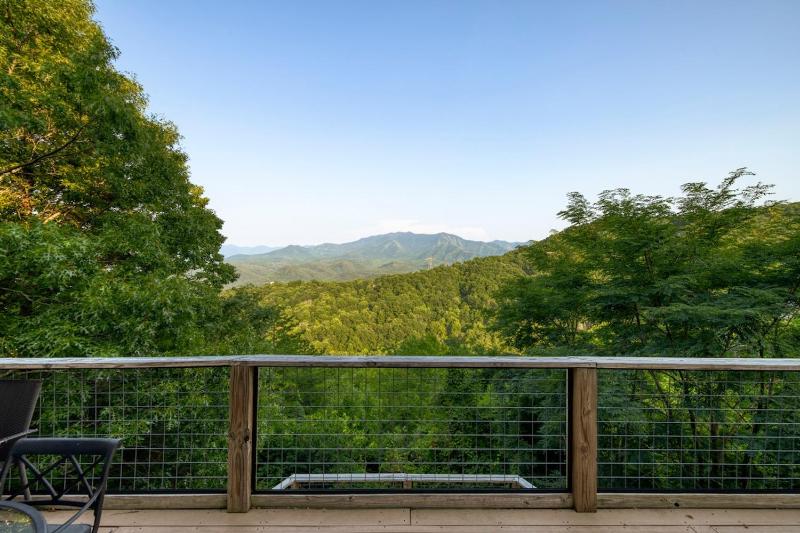 Luxury Chalet 5BR Sleeps 18 Mind-Blowing Views - image 22