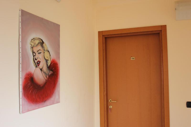 Double Room image 4
