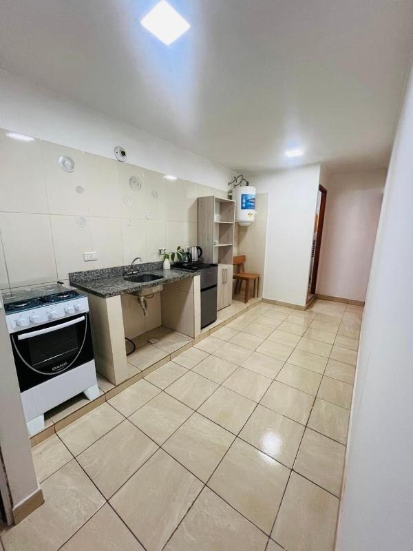 Habitación privada con cocina y baño compartido - image 5