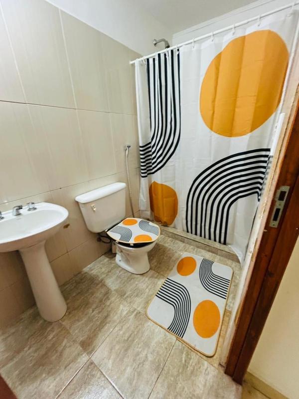 Habitación privada con cocina y baño compartido - image 9