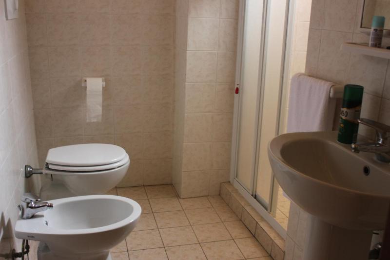 Double Room image 3