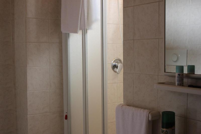 Double Room image 2