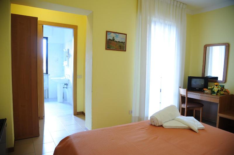 Double or Twin Room image 3