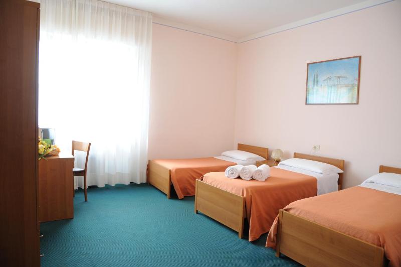 Triple Room image 1