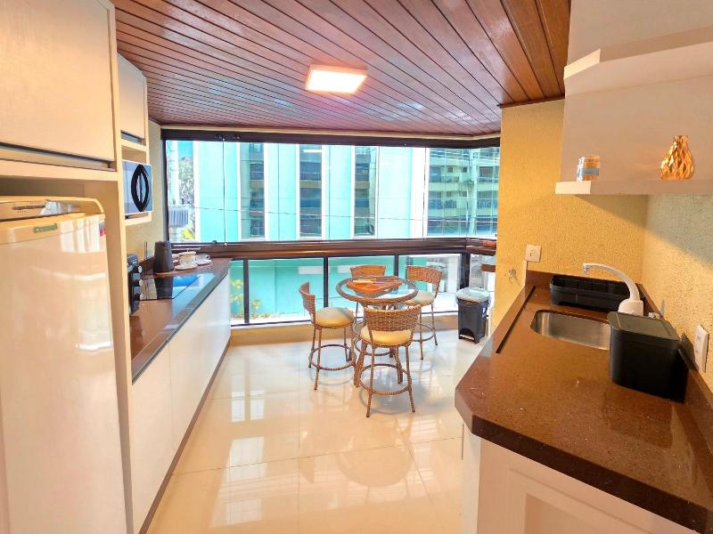 New Apt Steps from the Beach in Meia Praia - image 35