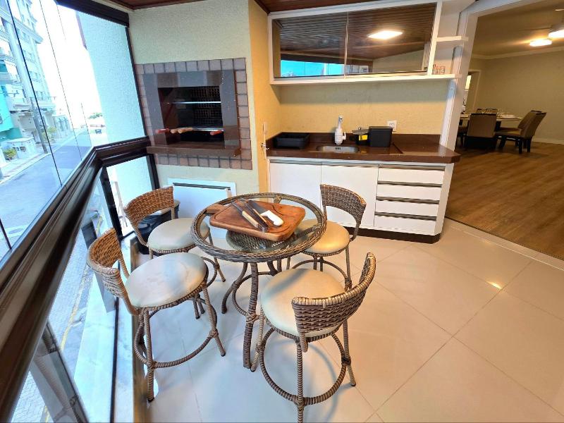 New Apt Steps from the Beach in Meia Praia - image 11