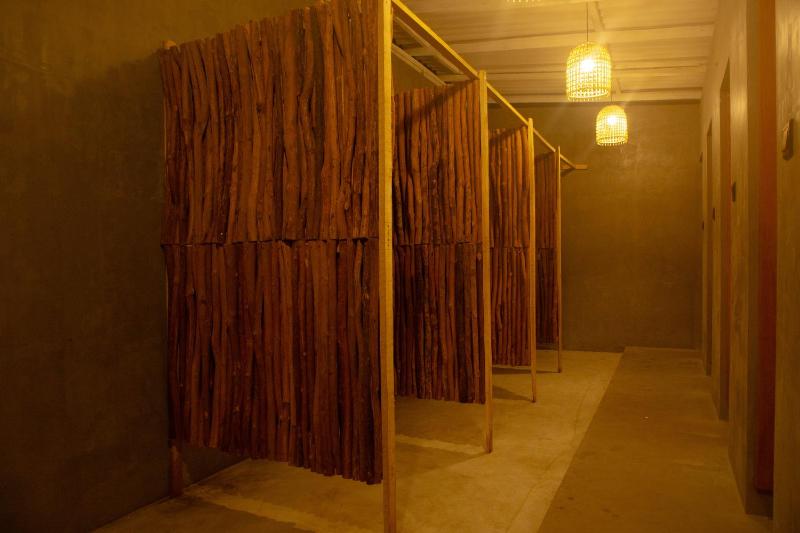 Curve Ahangama - image 15