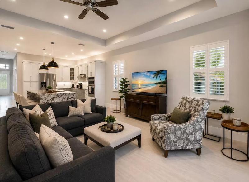 Naples Modern Masterpiece 3BR Pool Spa & Bikes - image 14