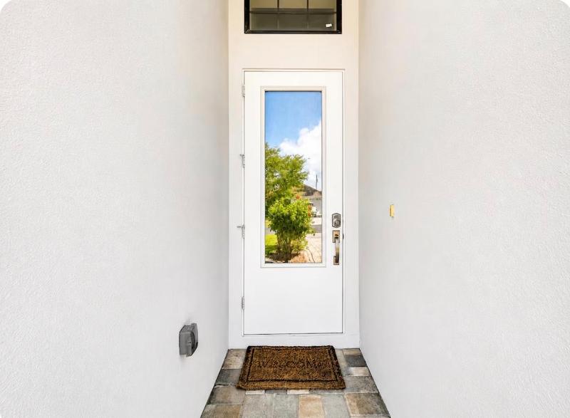 Naples Modern Masterpiece 3BR Pool Spa & Bikes - image 19