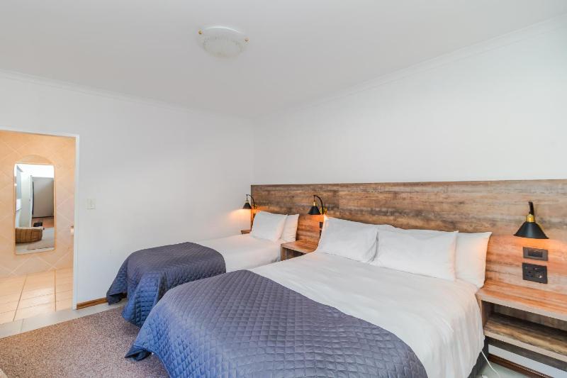 Melrose Place Apartment - image 10