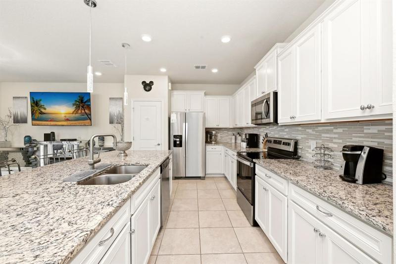 Sleek 5BR Home near Disney Pool & Park - image 46
