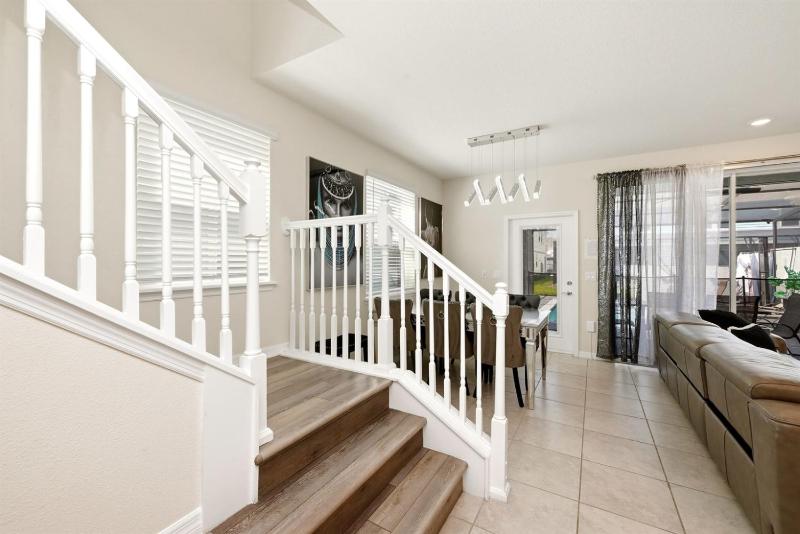 Sleek 5BR Home near Disney Pool & Park - image 11