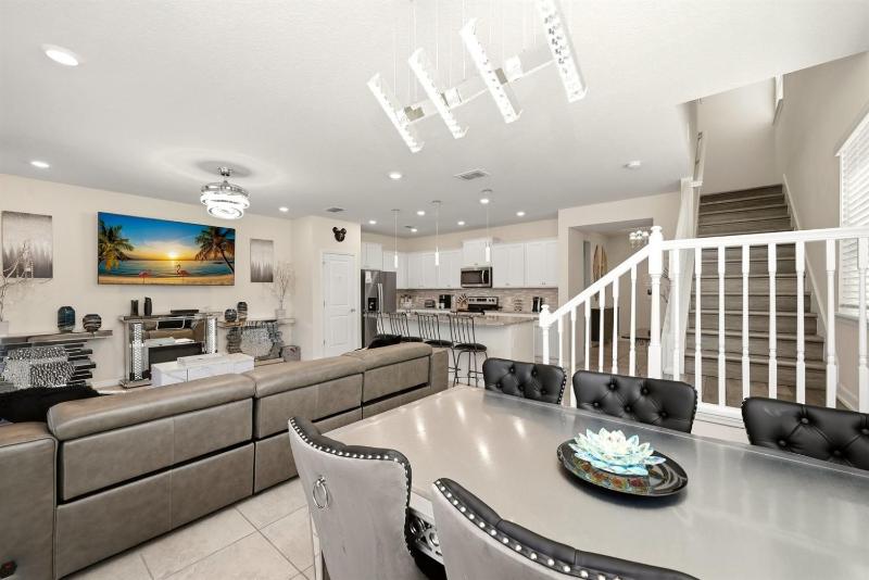 Sleek 5BR Home near Disney Pool & Park - image 26
