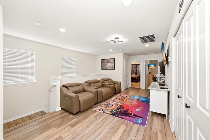 Sleek 5BR Home near Disney Pool & Park - image 41