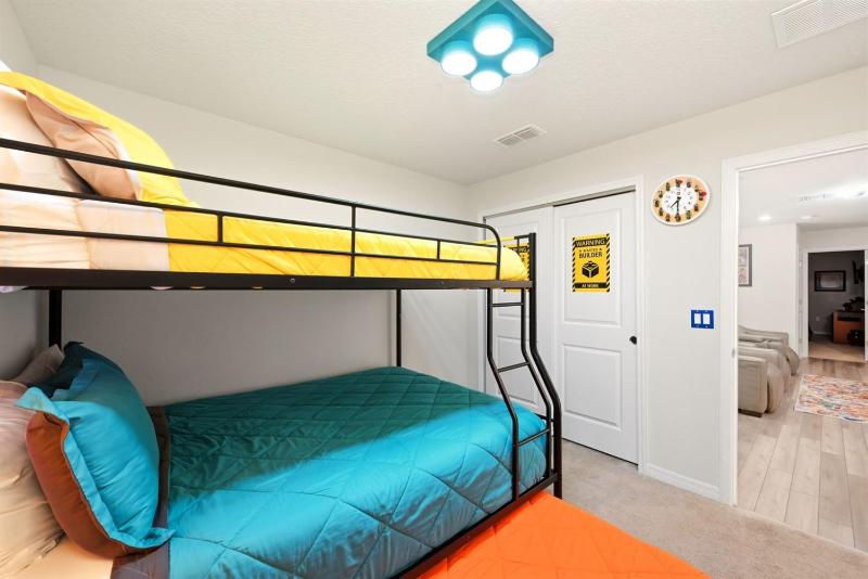 Sleek 5BR Home near Disney Pool & Park - image 21