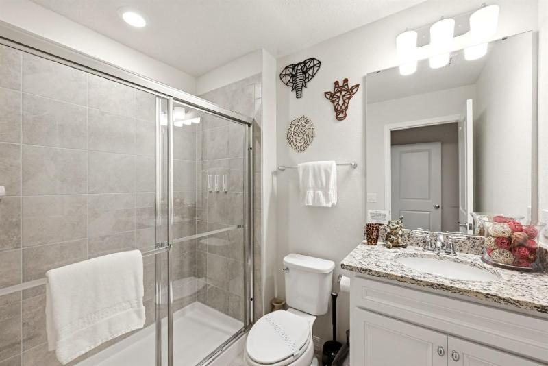 Sleek 5BR Home near Disney Pool & Park - image 6