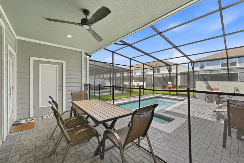 Sleek 5BR Home near Disney Pool & Park - image 27