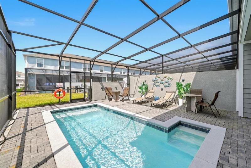 Sleek 5BR Home near Disney Pool & Park - image 25