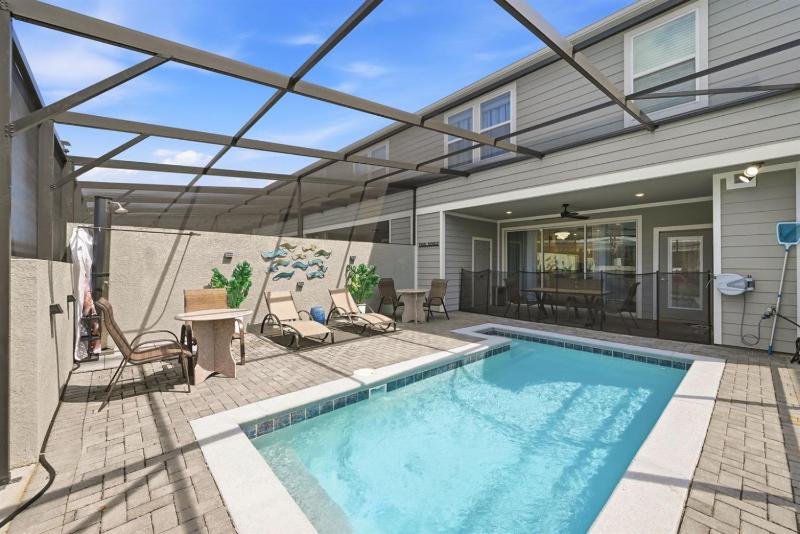 Sleek 5BR Home near Disney Pool & Park - image 44
