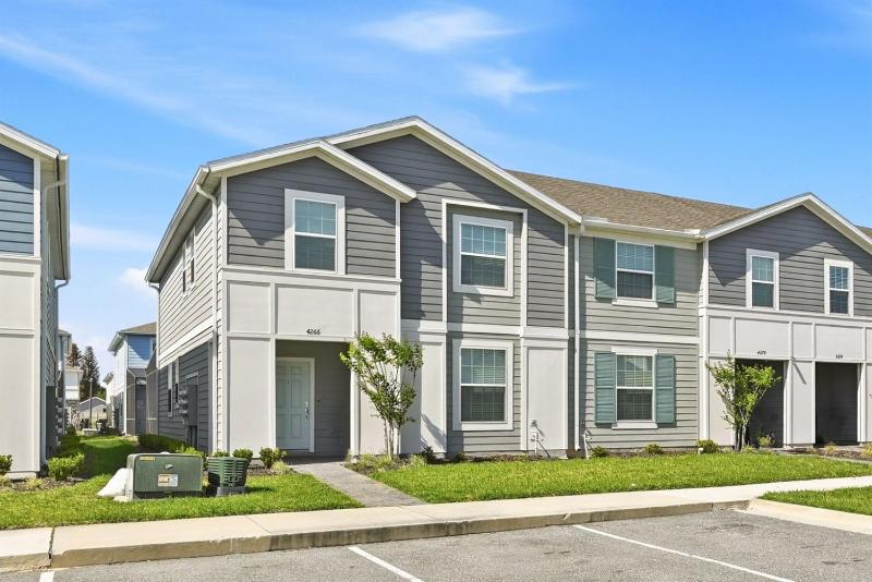 Sleek 5BR Home near Disney Pool & Park - image 23
