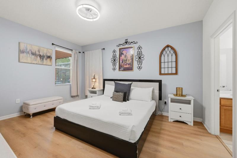 Modern 6BRPoolVilla wHotTub &GameRoom Near Disney - image 10