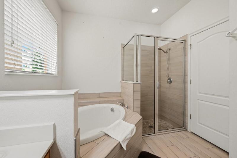 Modern 6BRPoolVilla wHotTub &GameRoom Near Disney - image 49