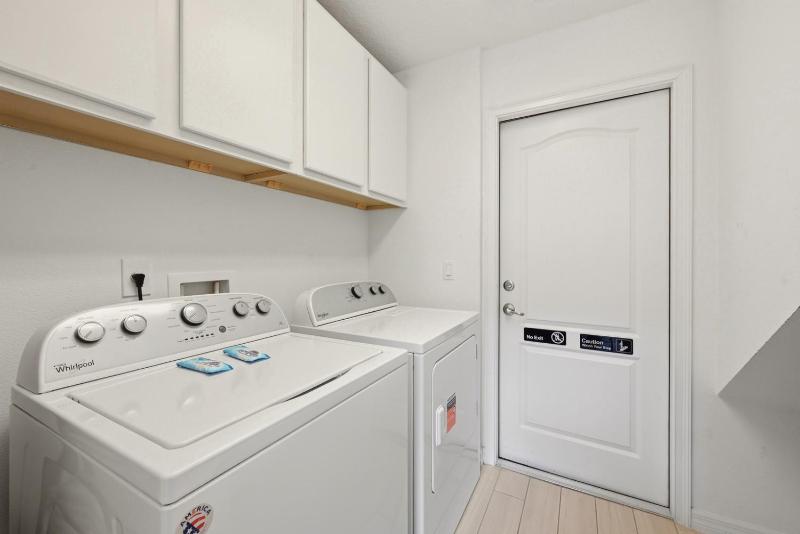 Modern 6BRPoolVilla wHotTub &GameRoom Near Disney - image 18