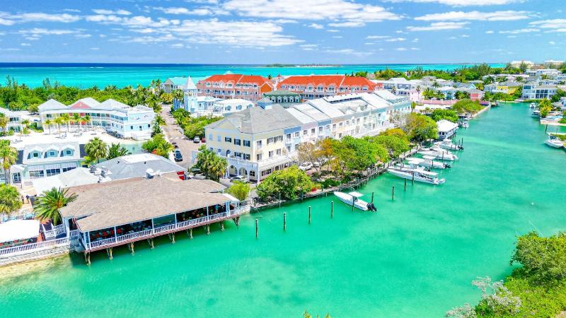 Caprice 4 - 3BR Oceanview Home with Private Pool - image 15