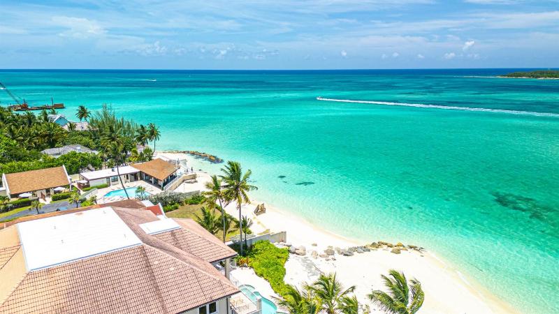 4BR with Private Pool & Walk to Beach & Bahamar - image 2