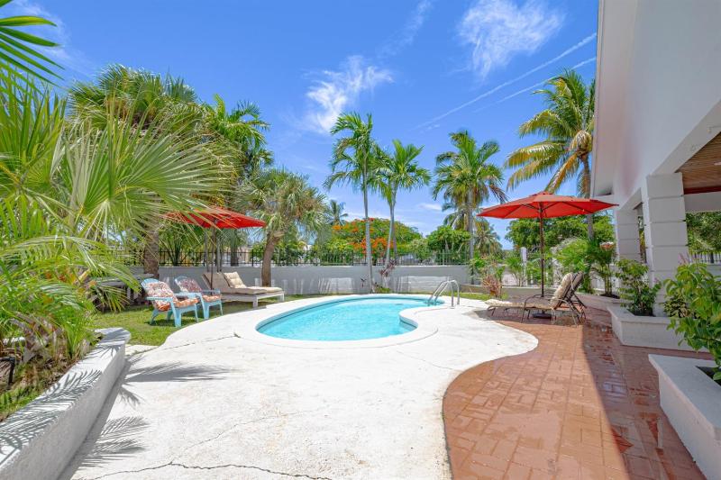 4BR with Private Pool & Walk to Beach & Bahamar - image 15
