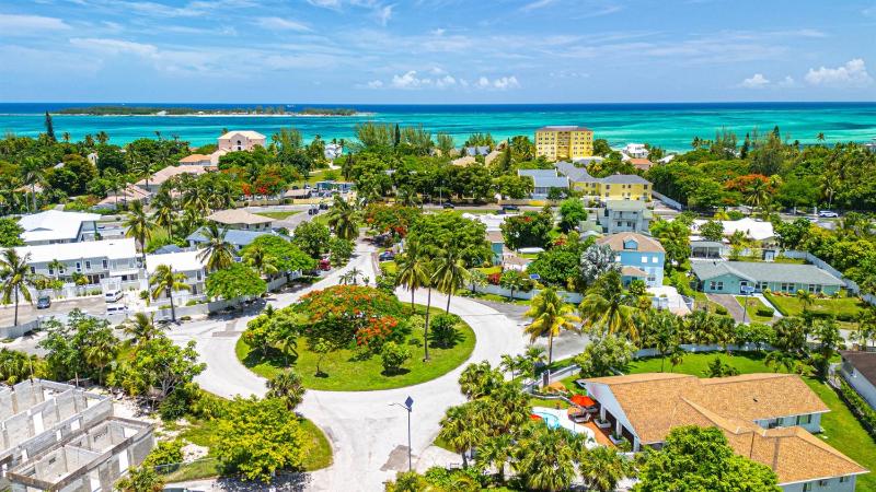 4BR with Private Pool & Walk to Beach & Bahamar - image 12