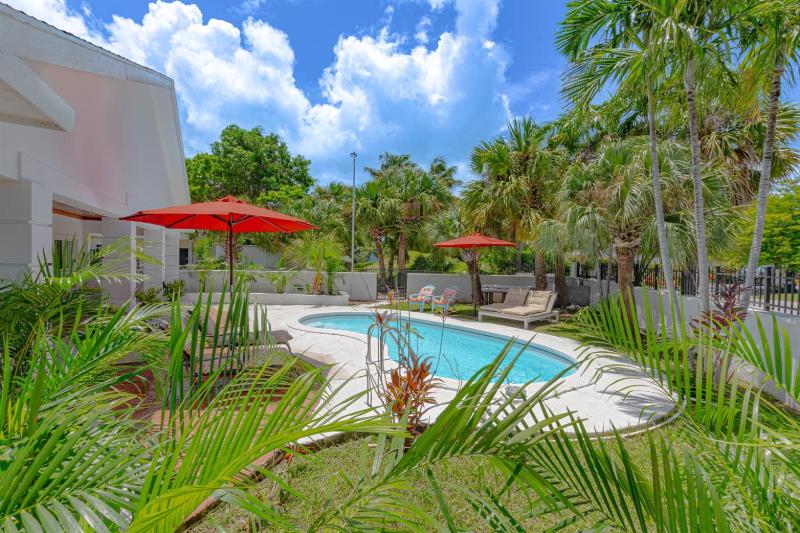 4BR with Private Pool & Walk to Beach & Bahamar - image 3