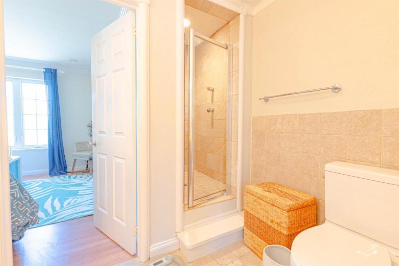 Harbor Mews - 5BR Cable Beach Home with Pool & Beach Access - image 11
