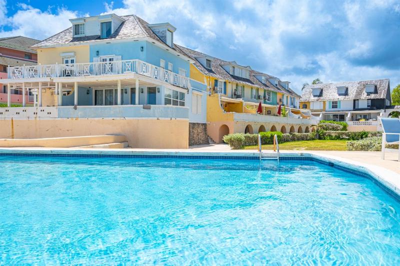 Harbor Mews - 5BR Cable Beach Home with Pool & Beach Access - image 10