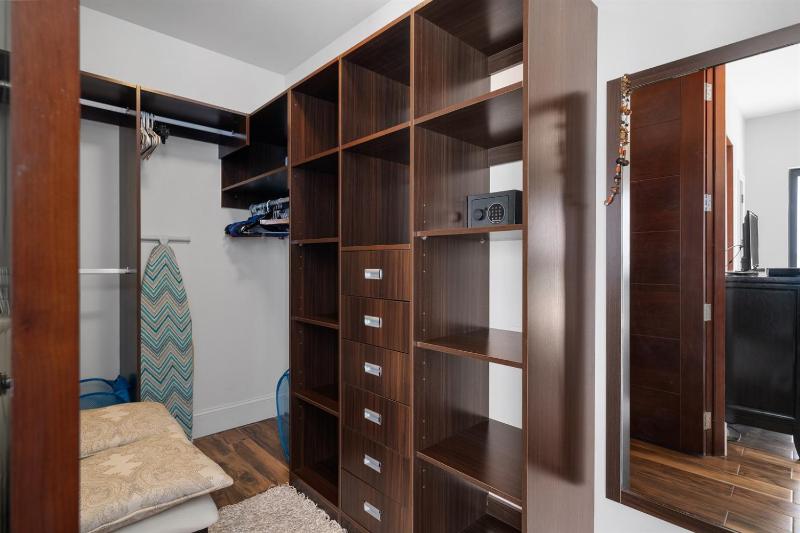Oceanfront with Beach Access & Private Pool 3BR - image 9
