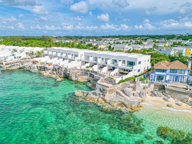 Oceanfront with Beach Access & Private Pool 3BR - image 11