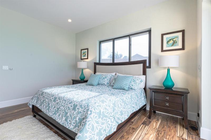 Oceanfront with Beach Access & Private Pool 3BR - image 16