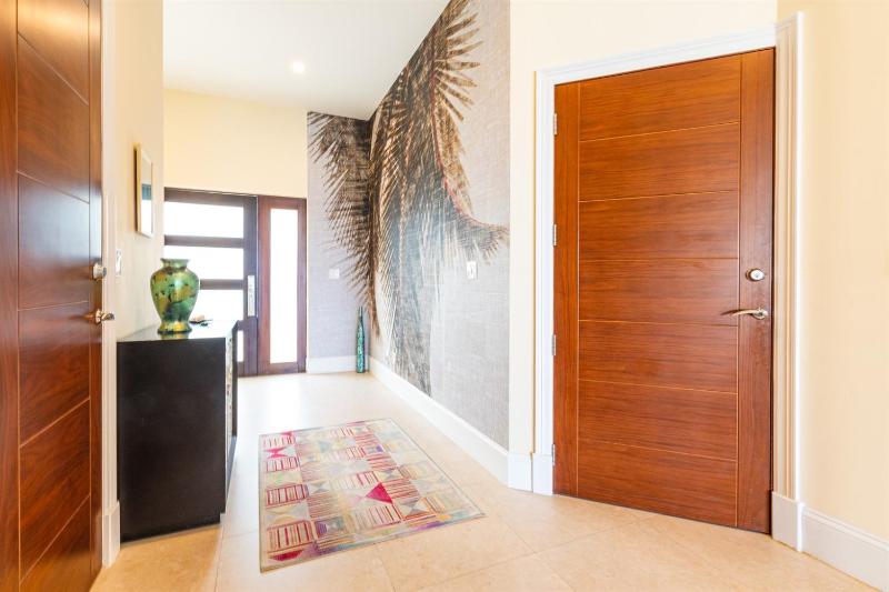 Oceanfront with Beach Access & Private Pool 3BR - image 15