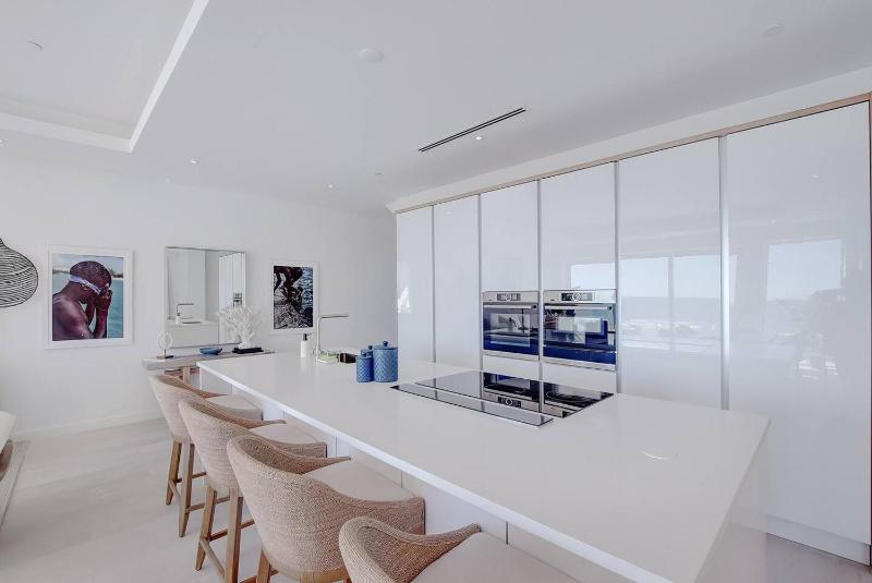 Palm Cay - 3BR Beachfront Penthouse Private Pool - image 12