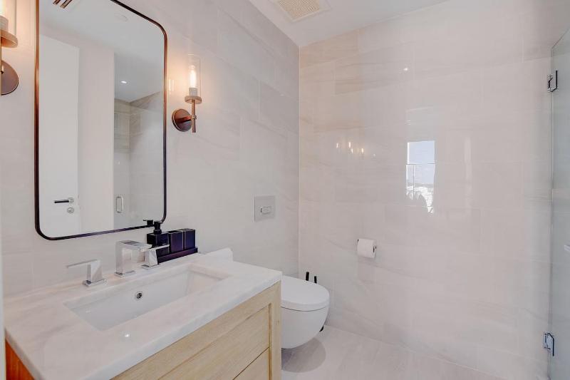 Palm Cay - 3BR Beachfront Penthouse Private Pool - image 16