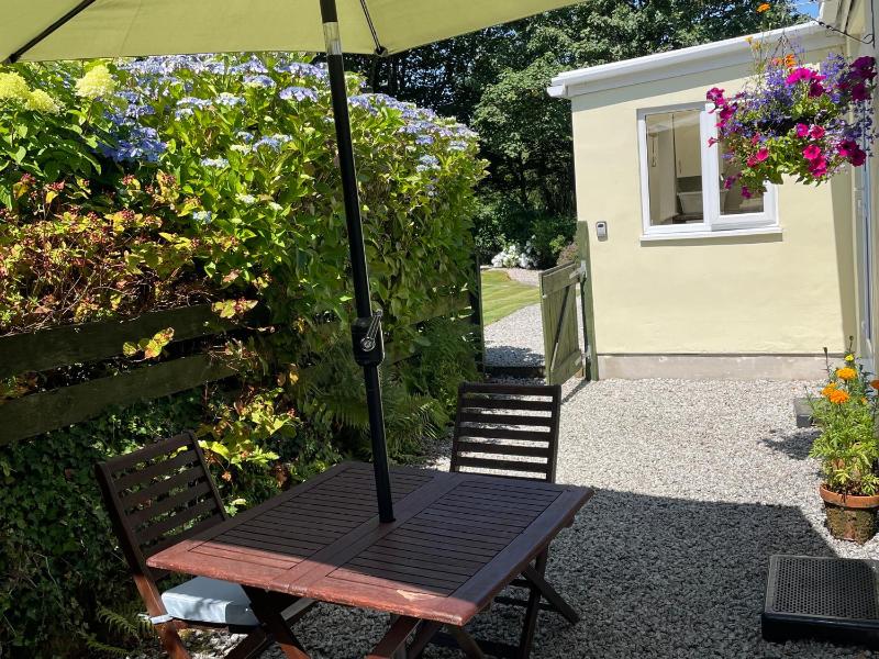 Garden Cottage - image 27
